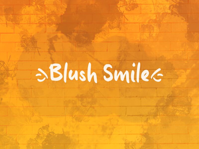 b Blush Smile Carattere