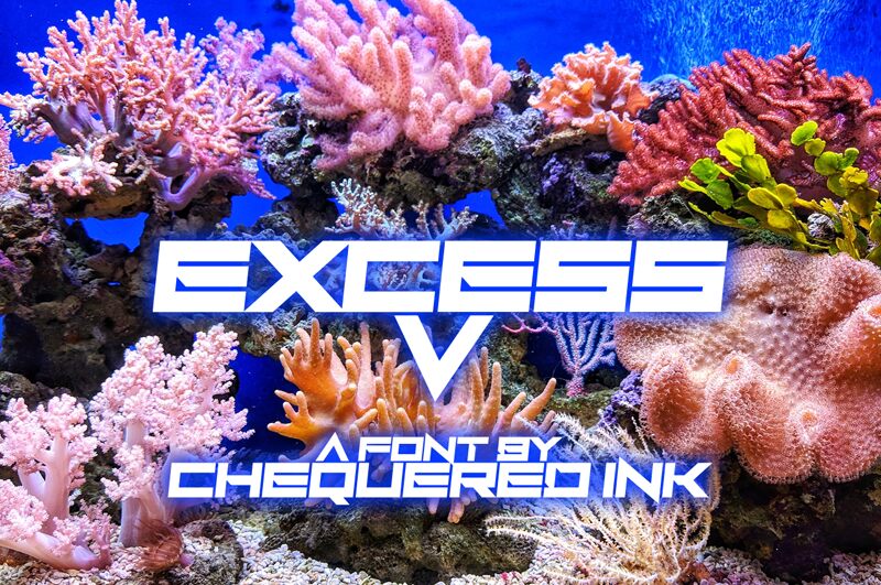 Prezentácia a vizuálna ukážka písma Excess V Straight