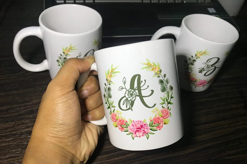 Gesya Monogram Czcionka