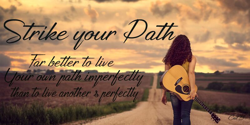 Strike your Path Czcionka